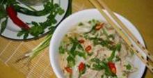 Виетнамска пилешка супа