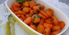 Запържени моркови с магданоз