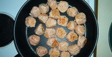 Мечешки кюфтенца с месо и зеленчуци