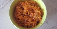 Корейска салата с пикантни моркови