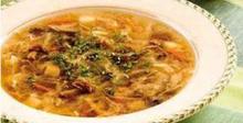 Руска гъбена супа с кисело зеле и картофи