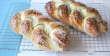 Чифт козунаци с глазура от семена