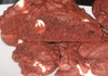 Бисквити червено кадифе с шоколадови късчета