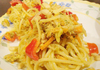 Пролетни спагети със сирене, риба и чушки