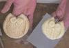 Питка във формата на бухал и други фигурки от тесто