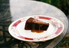 Шоколадова торта с карамелен сос