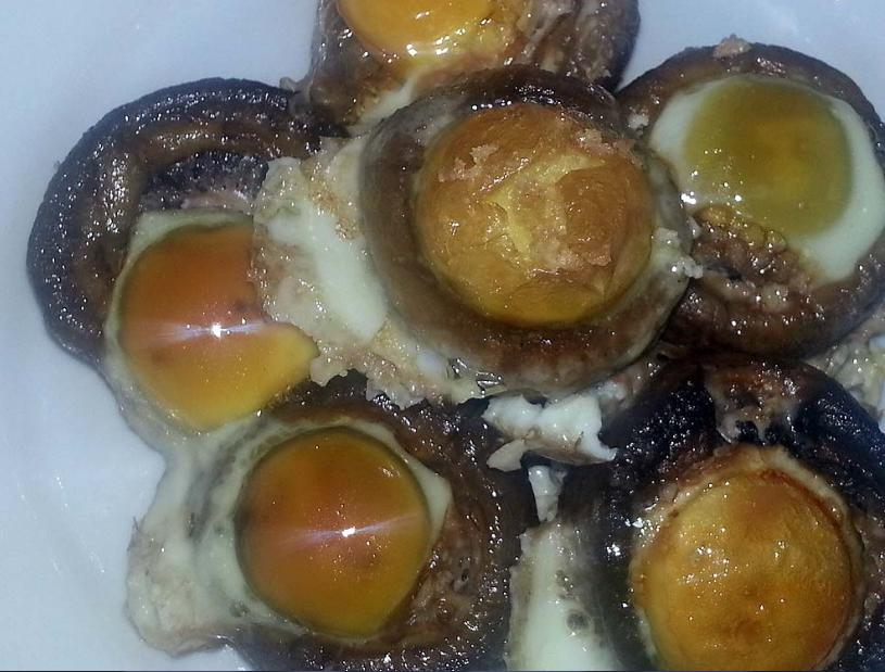 печурки на фурна с цели яйца