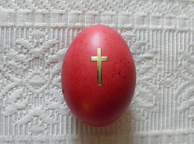 великденско яйце с ваденка кръстче