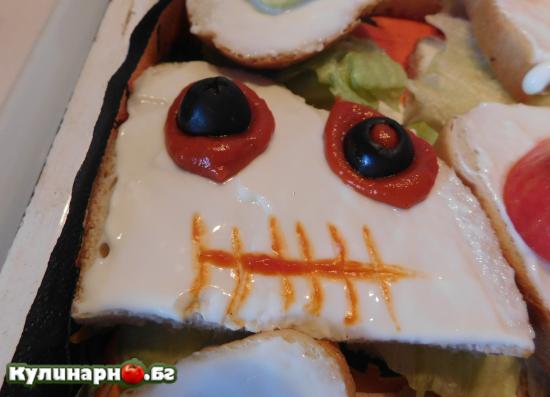 сандвич за хелоуин с кървящи очи